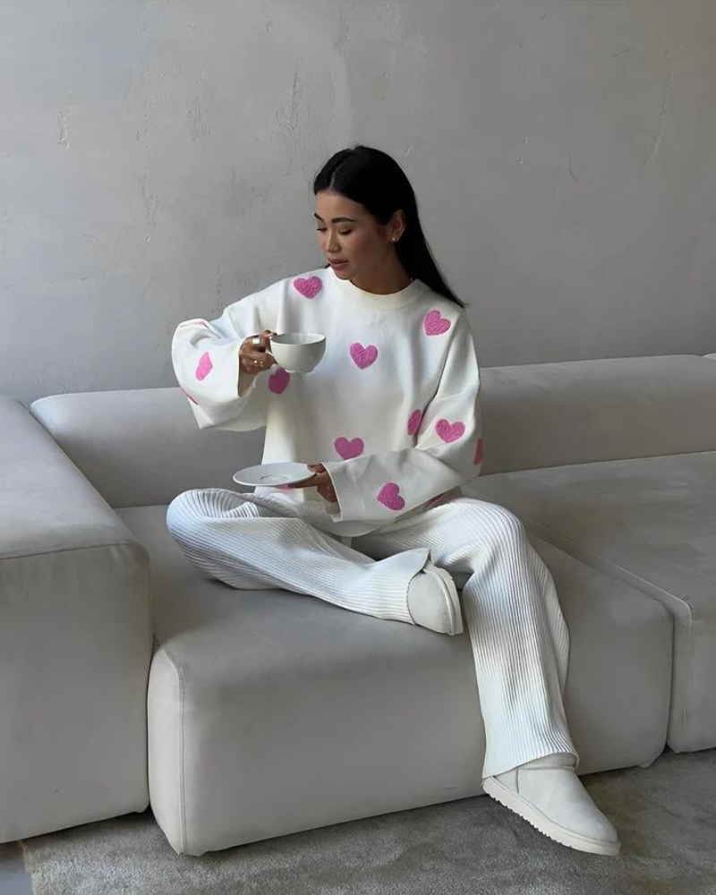 LOVE TO THE MOON Comfy Sweater – Cotton, Oversized Fit, and Timeless Design